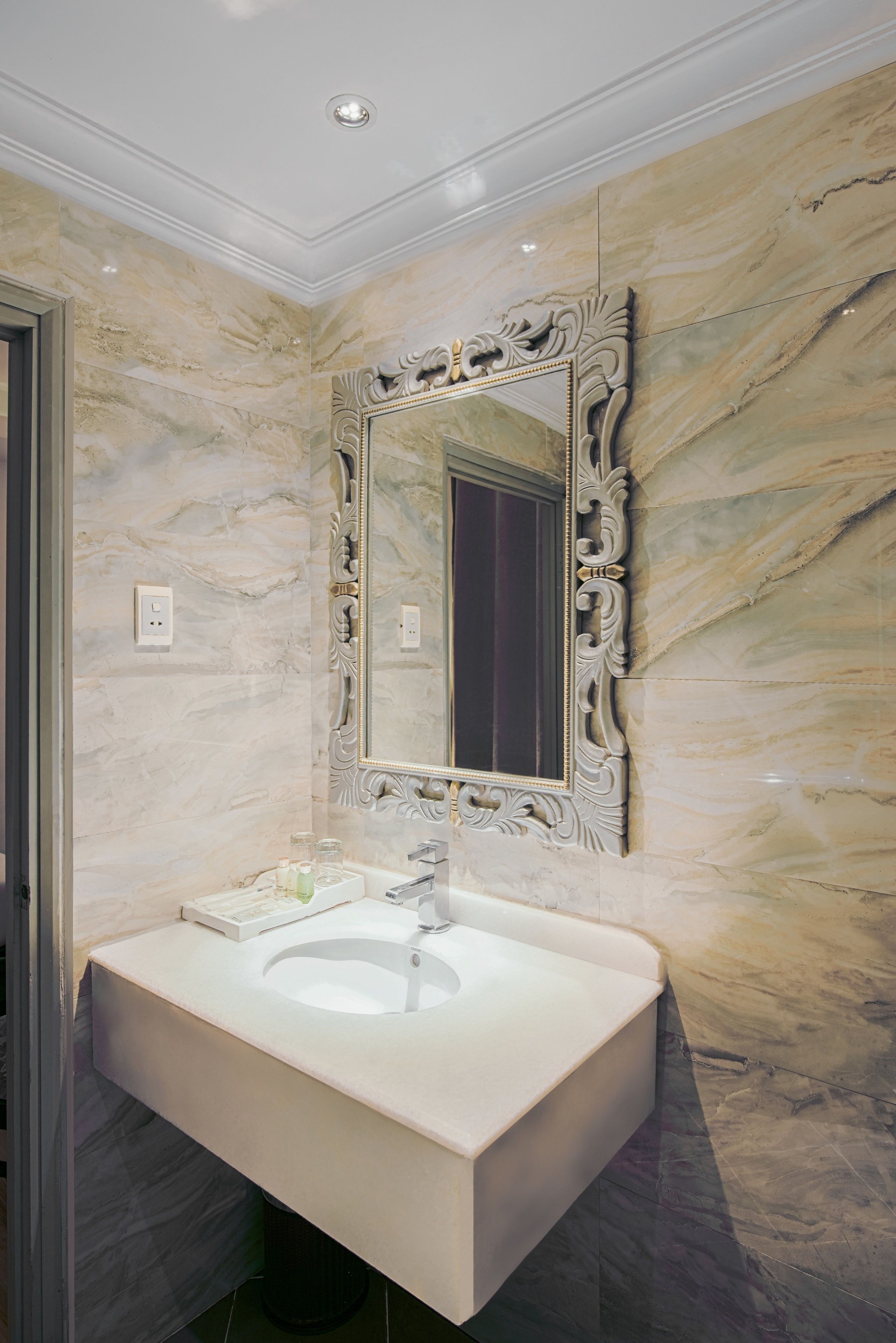 Photo - A&EM - The Petit Hotel