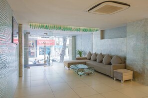 Lobby - A&EM - The Petit Hotel (Ho Chi Minh City)