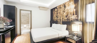 A&EM - The Petit Hotel