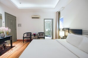 Superior Room, 1 Double Bed | Minibar, desk, free WiFi, bed sheets