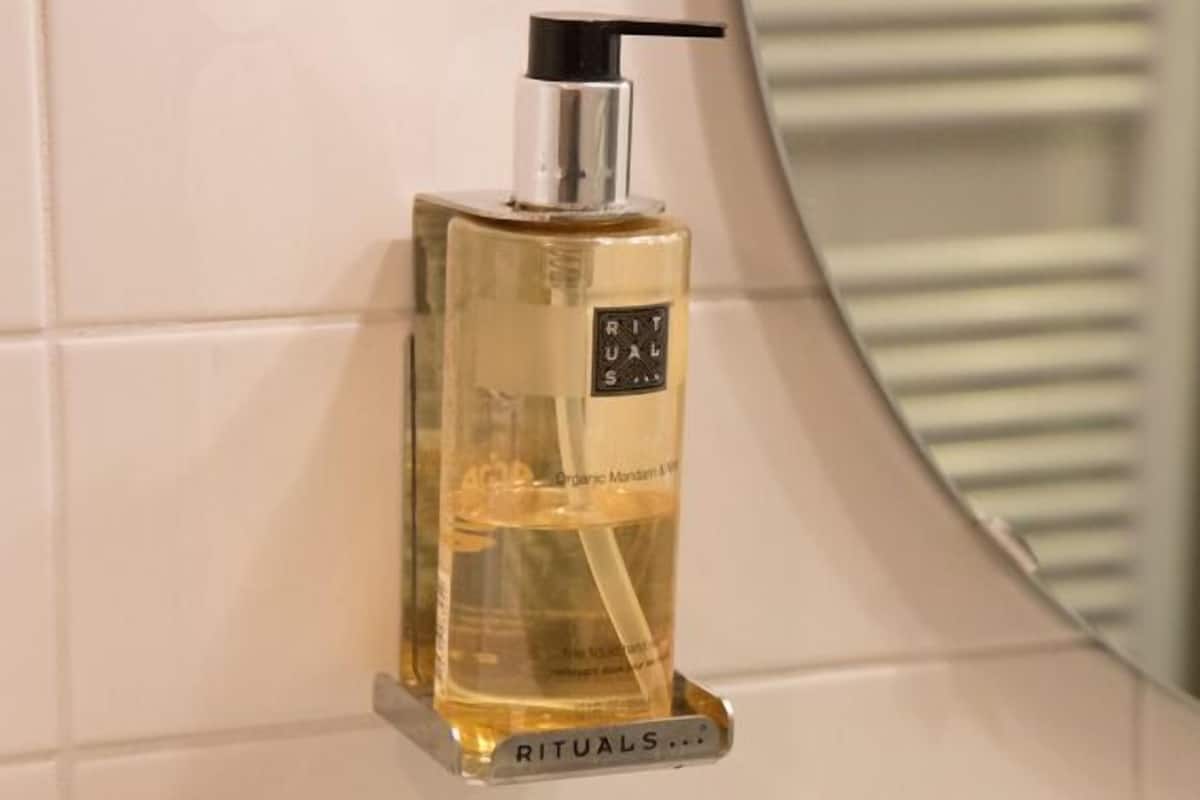 superior room (comfort) | bathroom | hair dryer, towels