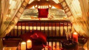 1 chambre, mini-bar avec articles gratuits, ameublement personnalisé