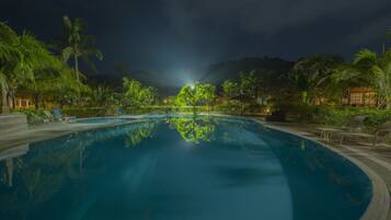 Pool Villa with Breakfast - Twin | Desk, iron/ironing board