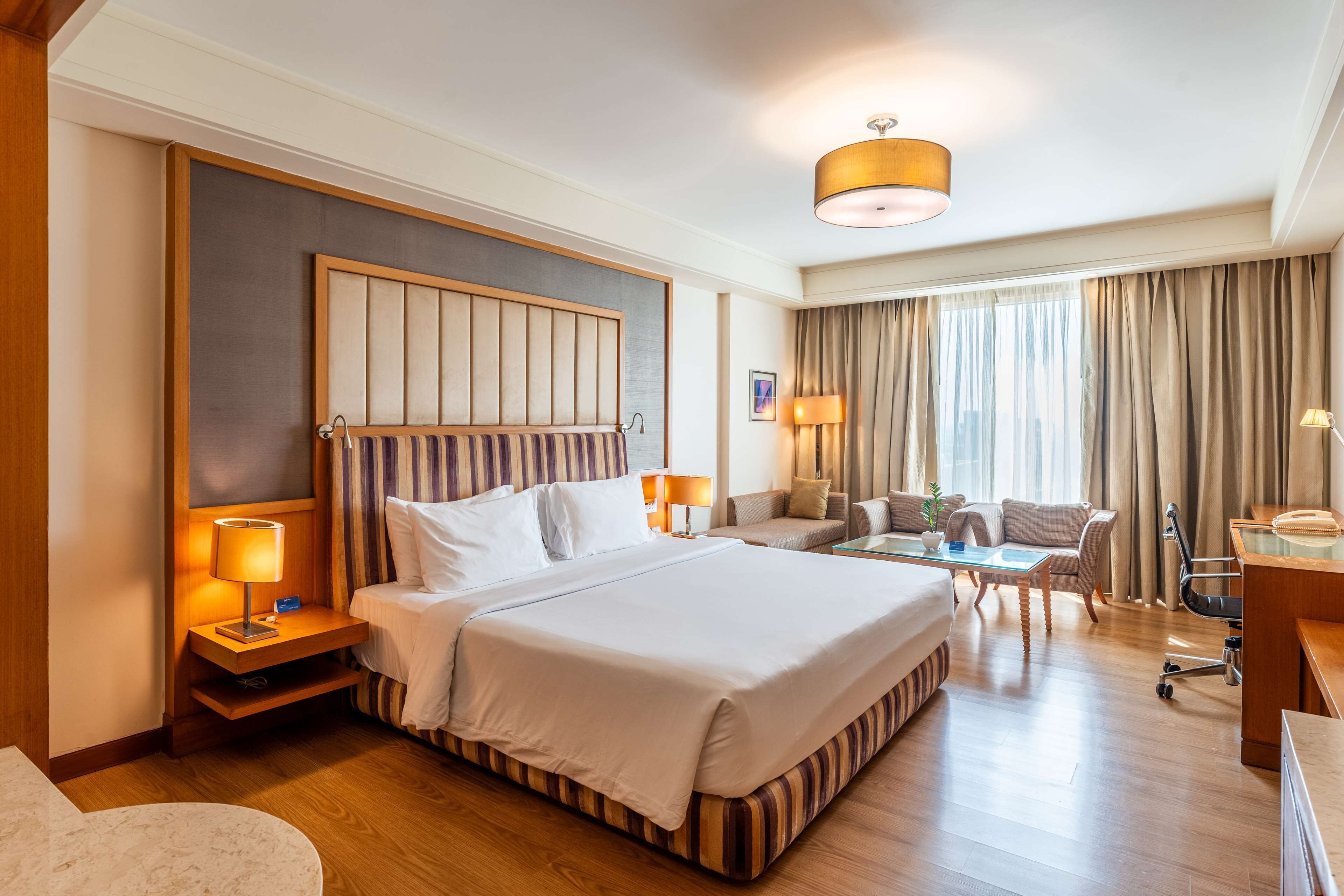 Minibar, in-room safe, individually decorated, individually furnished