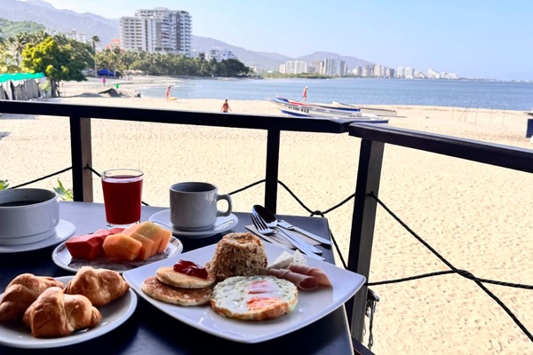 Desayuno completo incluido todos los dĂas