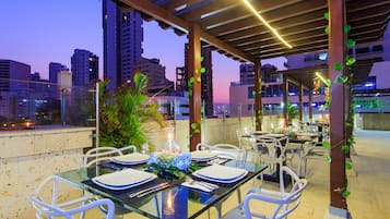 Breakfast, lunch, dinner served; garden views