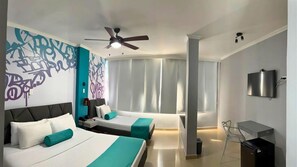 Habitación doble superior | Escritorio, cunas gratuitas, wifi gratis y ropa de cama