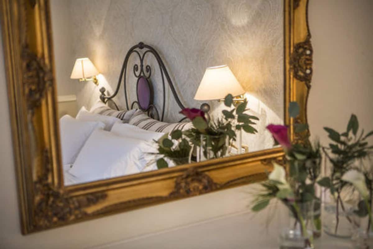 premium bedding, select comfort beds, minibar, in-room safe