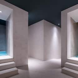 Salas para tratamentos a dois, sauna seca, banheira de hidromassagem