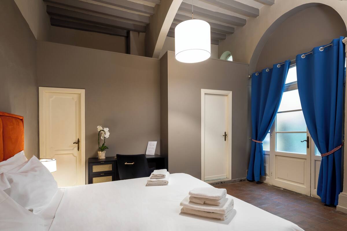 Standaard tweepersoonskamer, 1 tweepersoonsbed of 2 eenpersoonsbedden, en-suite badkamer | Verduisterende gordijnen, een strijkplank/strijkijzer