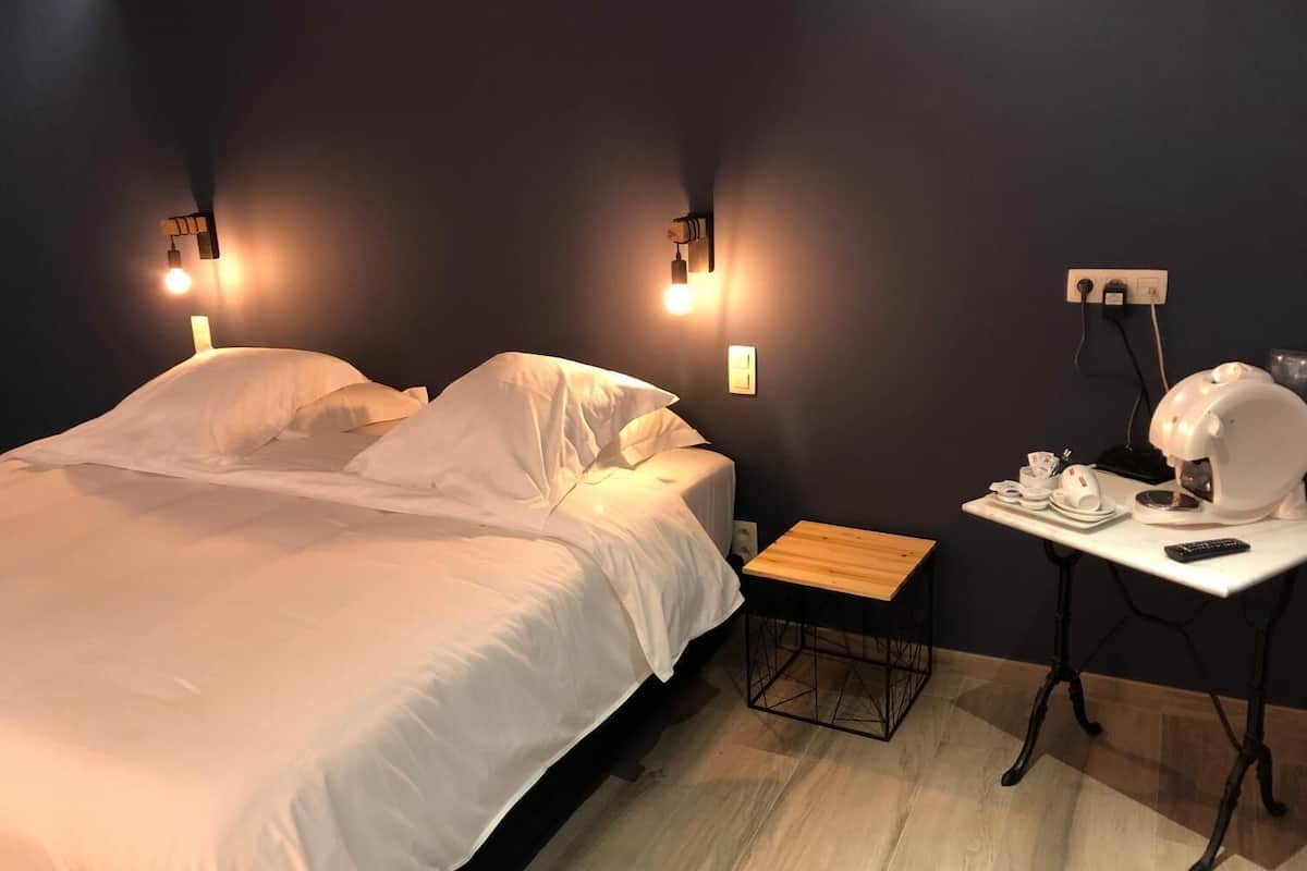 minibar, soundproofing, free wifi