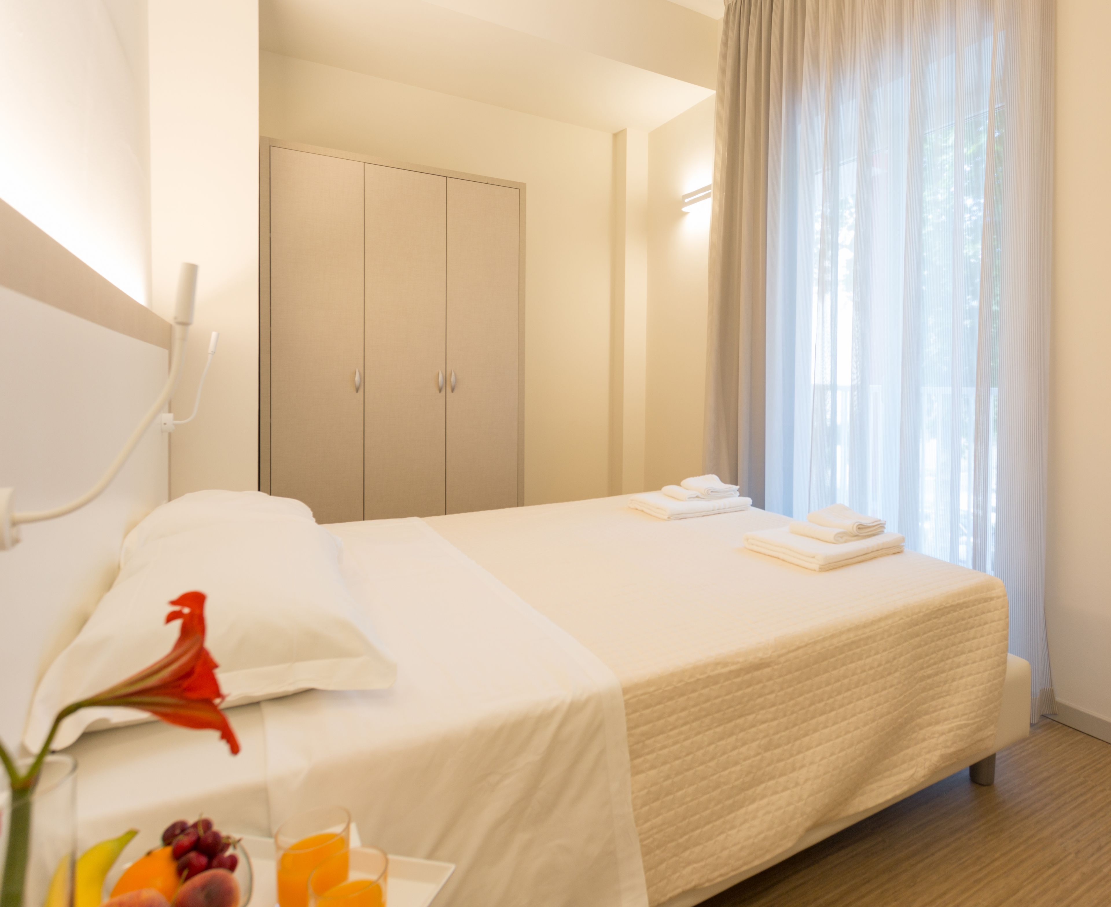 double room | minibar, in-room safe, desk, blackout curtains