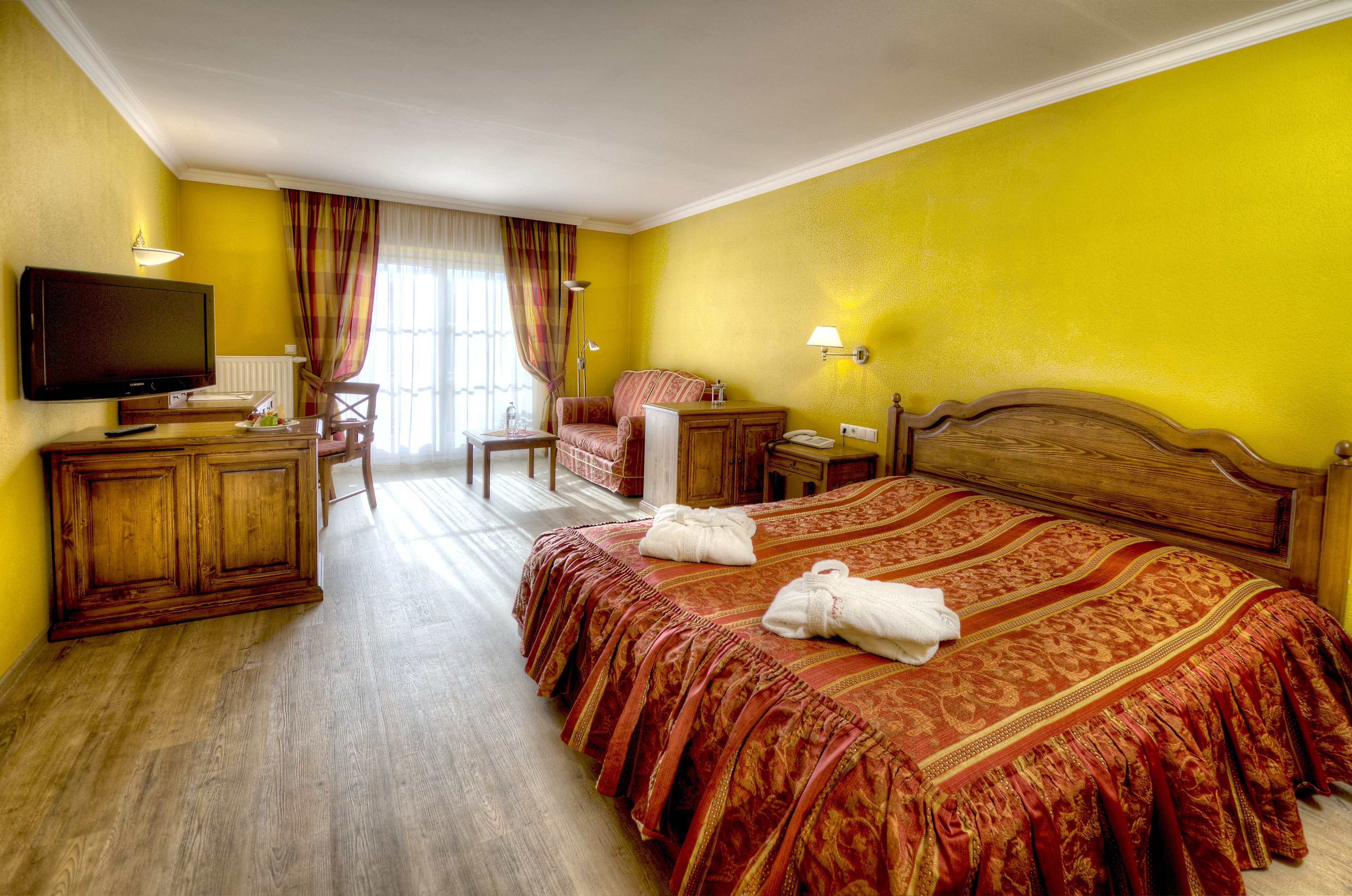 superior double room, balcony, mountain view | 1 bedroom, premium bedding, in-room safe, cots/infant beds