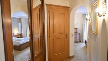 Standard-Doppelzimmer, Balkon, Gartenblick | Hochwertige Bettwaren, Zimmersafe, Babybetten, kostenloses WLAN