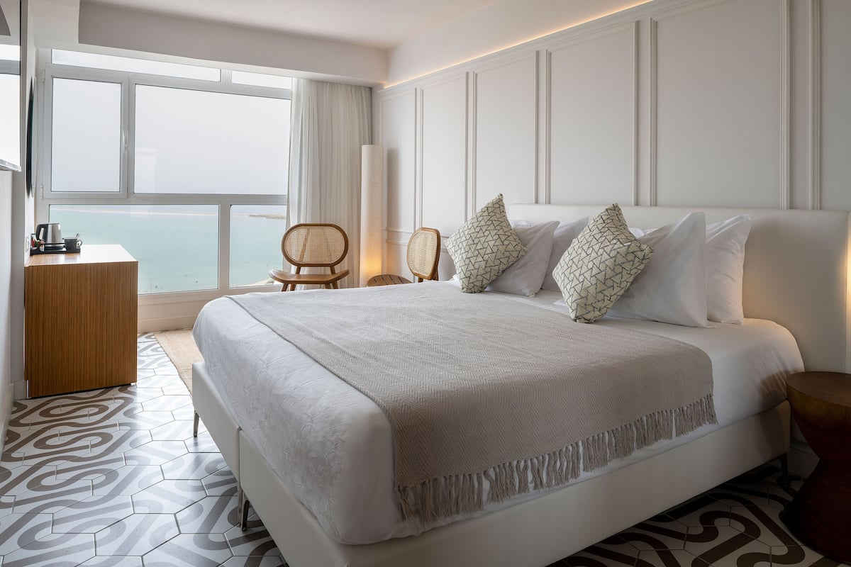 Minibar, in-room safe, desk, blackout drapes