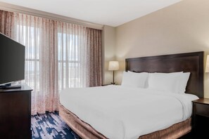 Suite, 1 King Bed with Sofa bed, Non Smoking, Jetted Tub