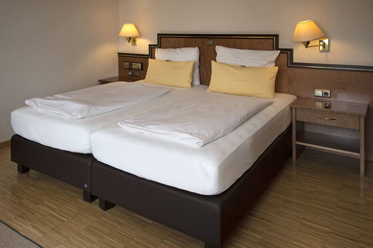 double room | minibar, in-room safe, desk, soundproofing