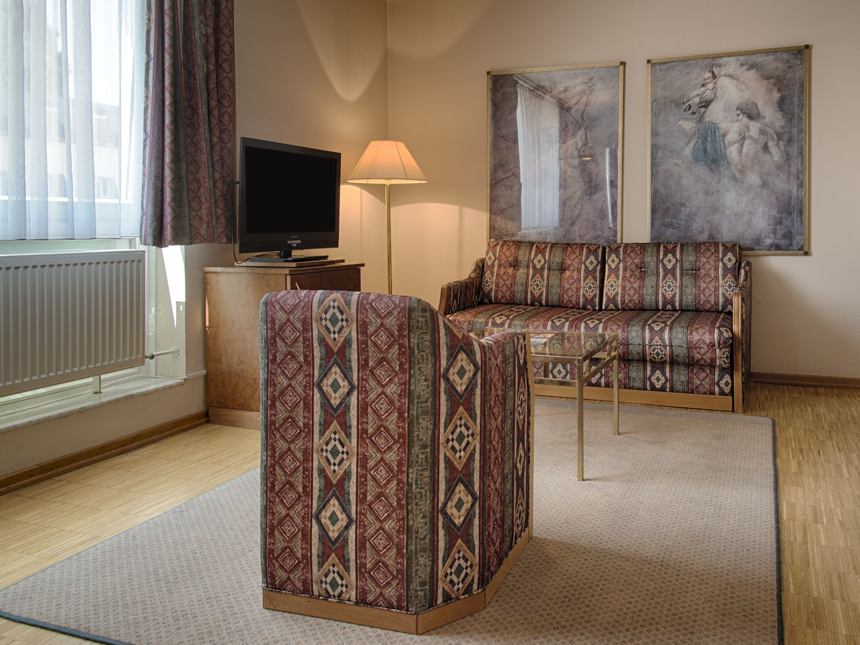 double room | minibar, in-room safe, desk, soundproofing