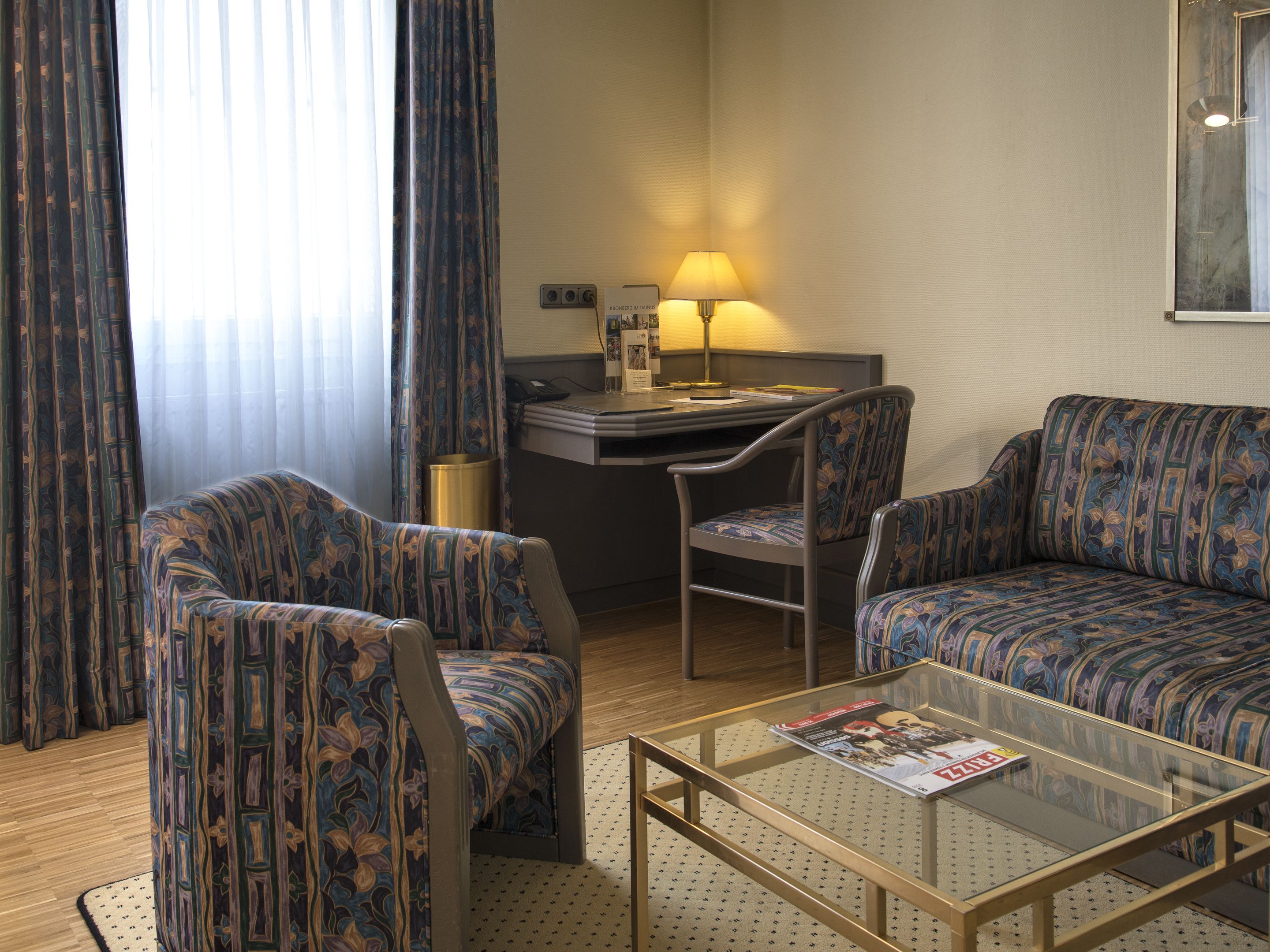 single room | minibar, in-room safe, desk, soundproofing