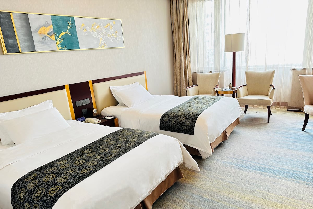 Business Twin Room | Premium bedding, down comforters, pillowtop beds, minibar