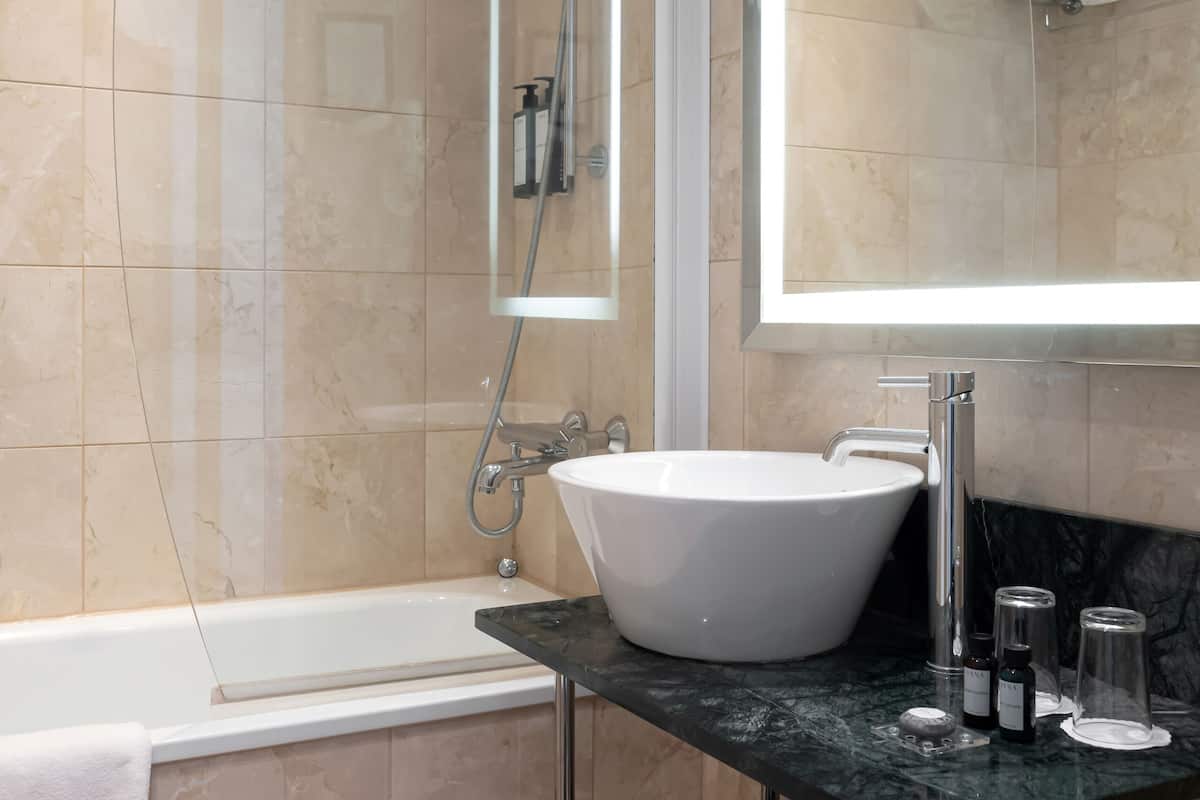 standard double room | bathroom | hair dryer, towels