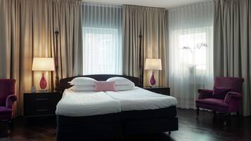 Minibar, in-room safe, desk, laptop workspace