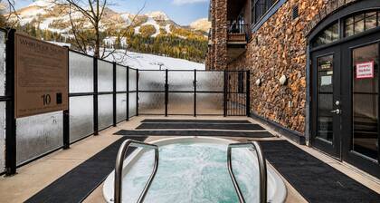 Glacier Mountaineer Lodge