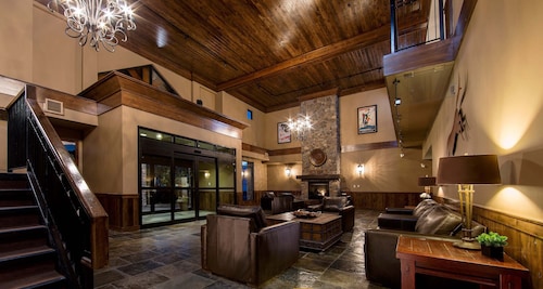 Glacier Mountaineer Lodge