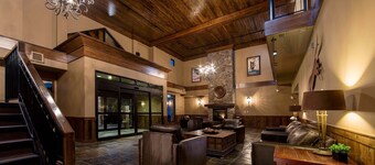 Glacier Mountaineer Lodge