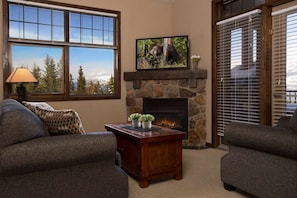 Ropa de cama de alta calidad y escritorio