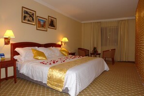 Suite | Allergitestet sengetøy, dundyner, Tempur-Pedic-senger og minibar