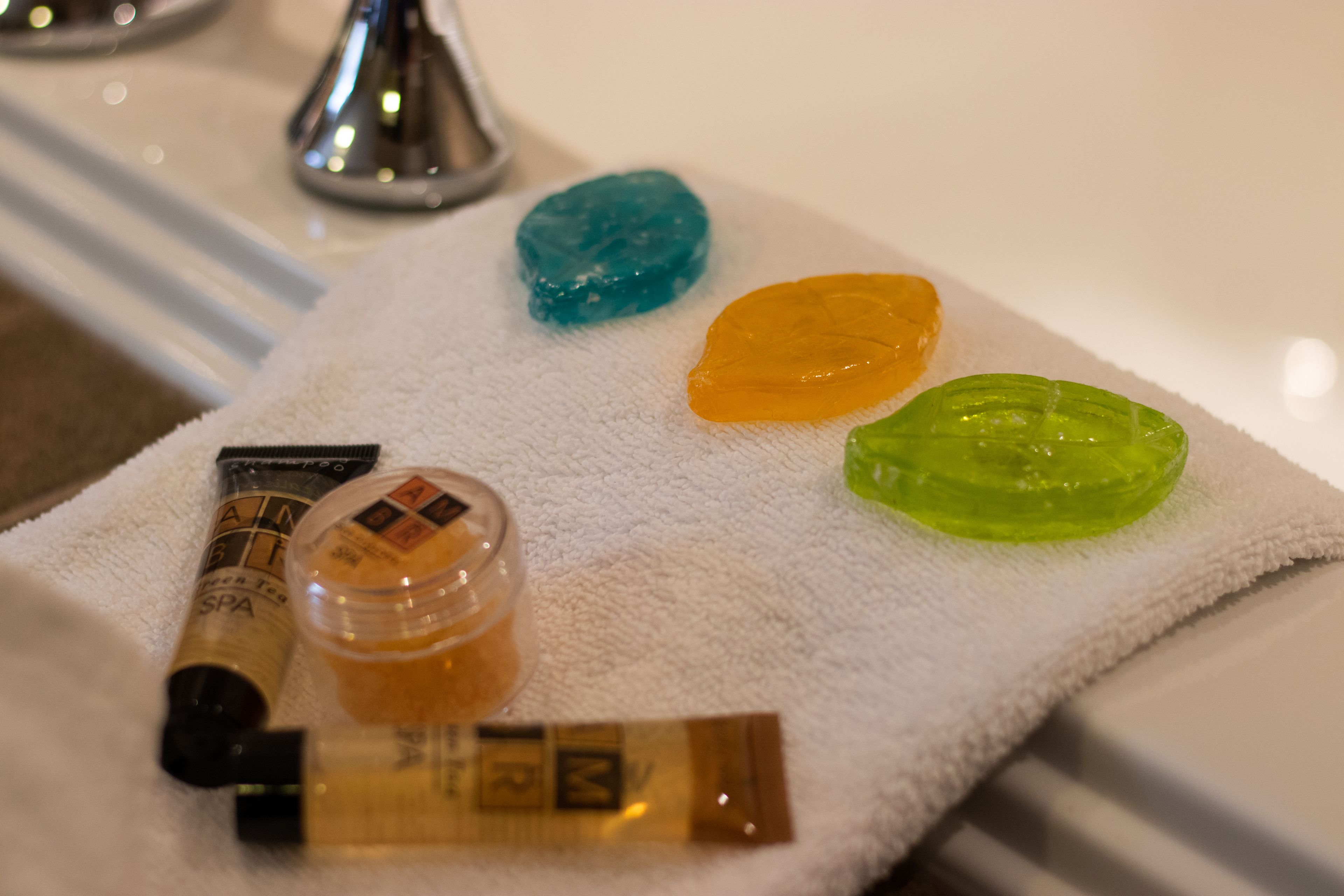 suite, 1 king bed, jetted tub | bathroom amenities | free toiletries, hair dryer, towels