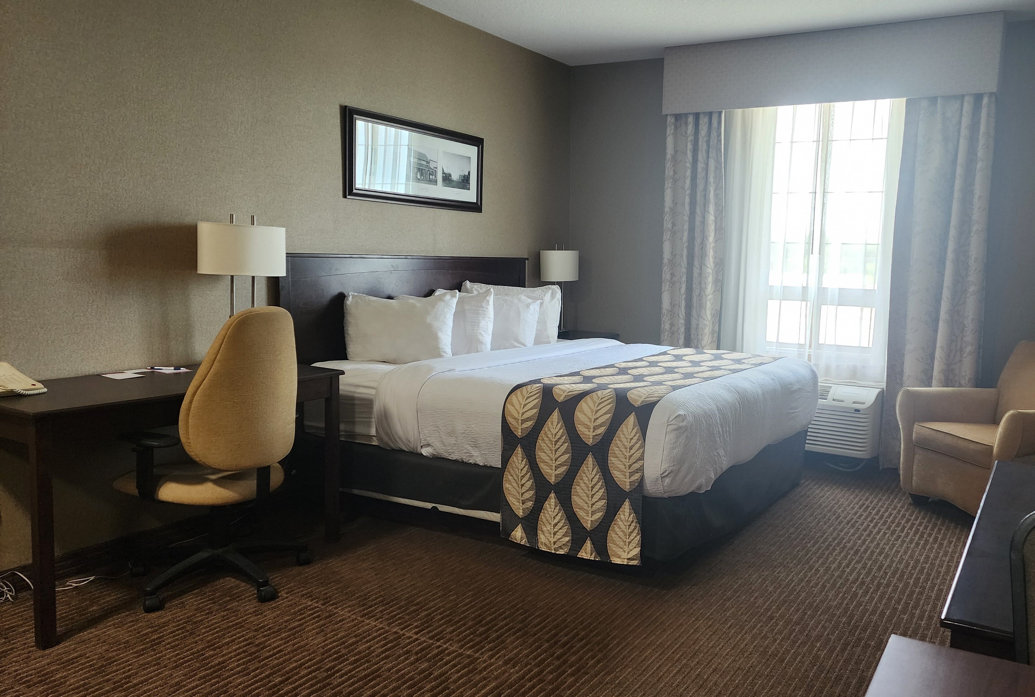 deluxe studio suite | 1 bedroom, premium bedding, pillow-top beds, desk