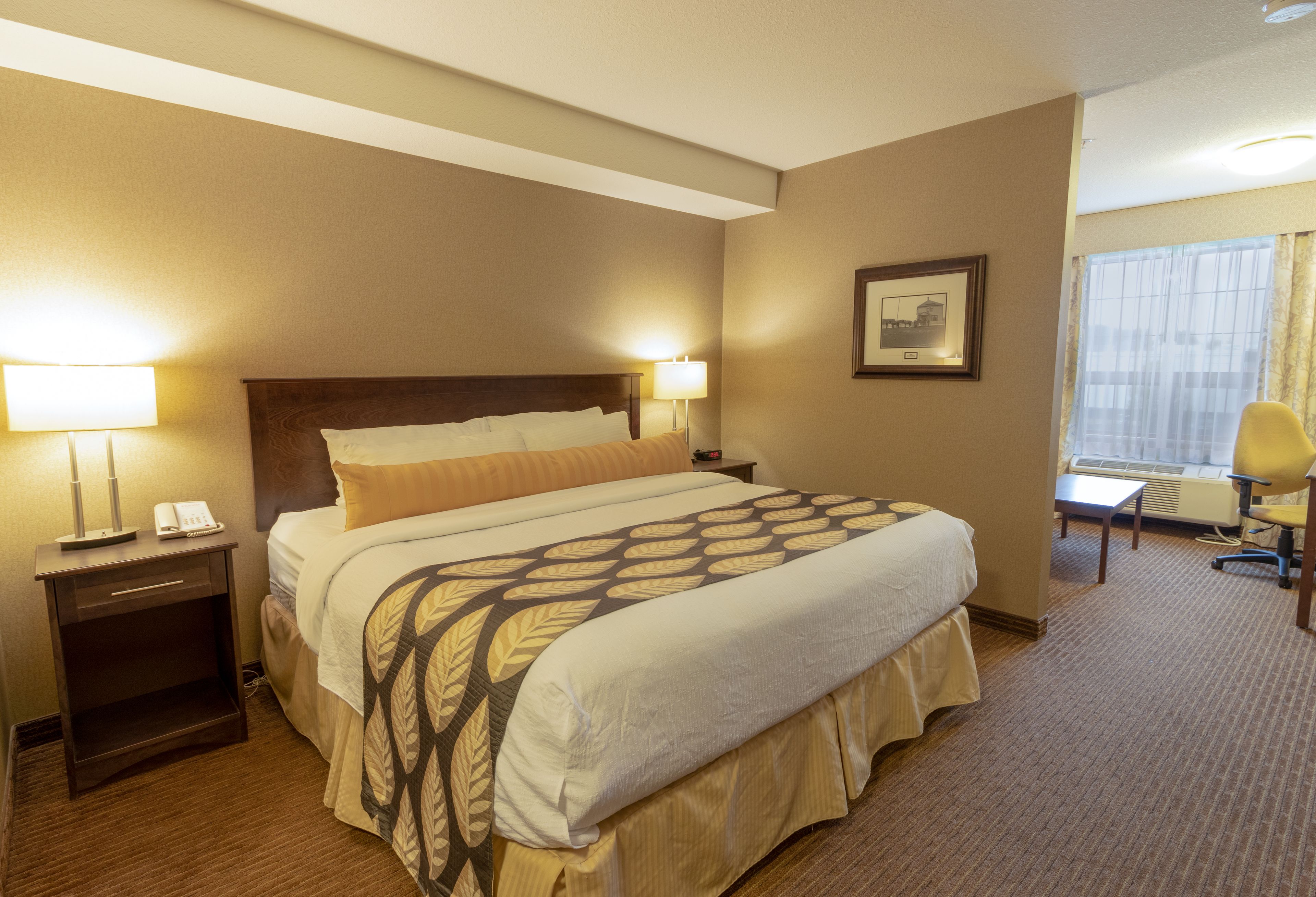 King Suite Deluxe  | Premium bedding, pillow-top beds, desk, blackout curtains