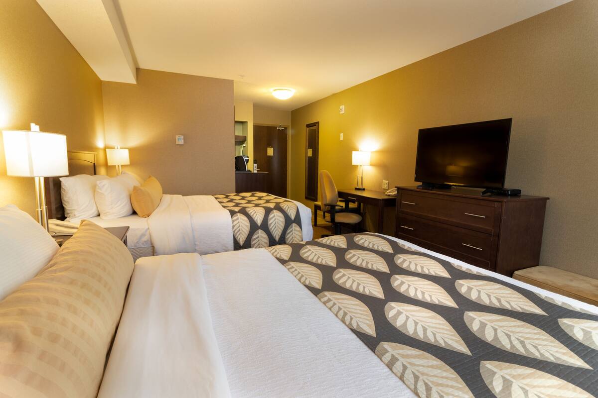 Double Room, 2 Queen Beds | Premium bedding, pillowtop beds, desk, blackout drapes