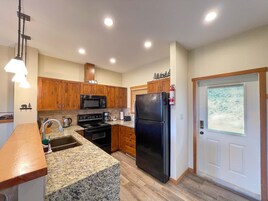 Condo, 3 Bedrooms, Hot Tub | Private kitchen