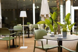 2 Restaurants; Frühstück, Mittagessen und Abendessen werden serviert