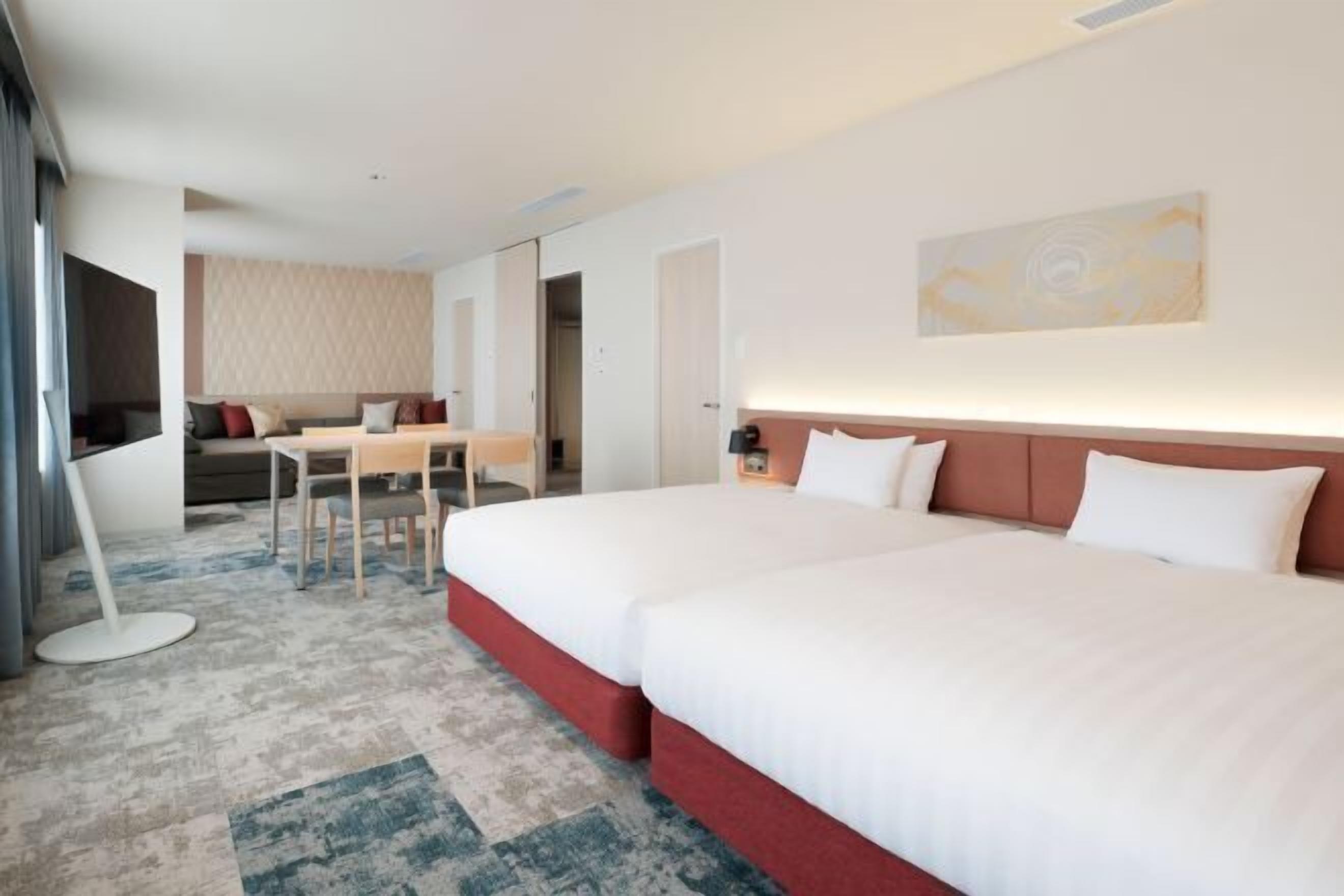 Zimmersafe, Schreibtisch, laptopgeeigneter Arbeitsplatz