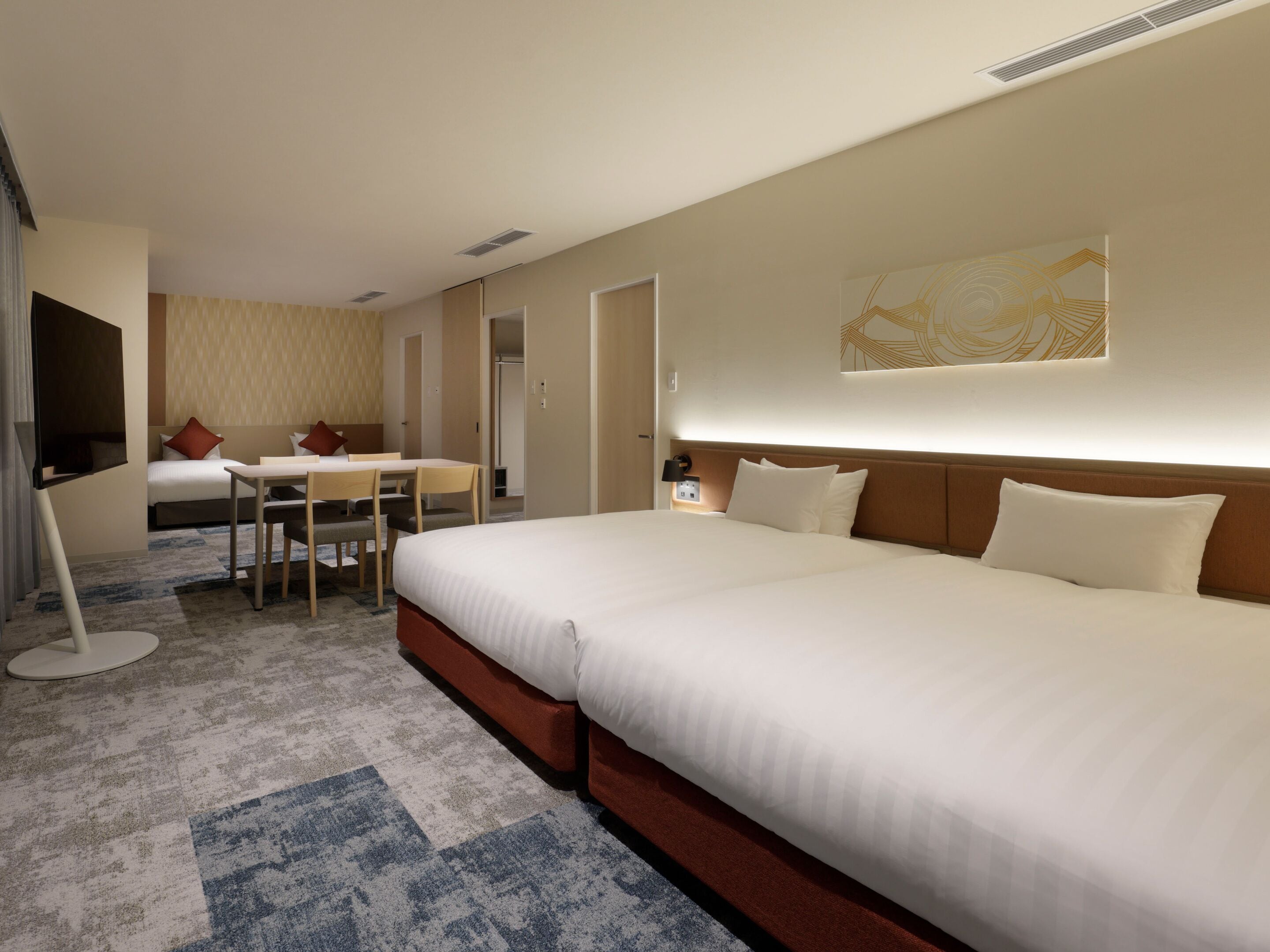 Suite júnior, no fumadors (2 beds) | Caixa forta a l'habitació i escriptori 