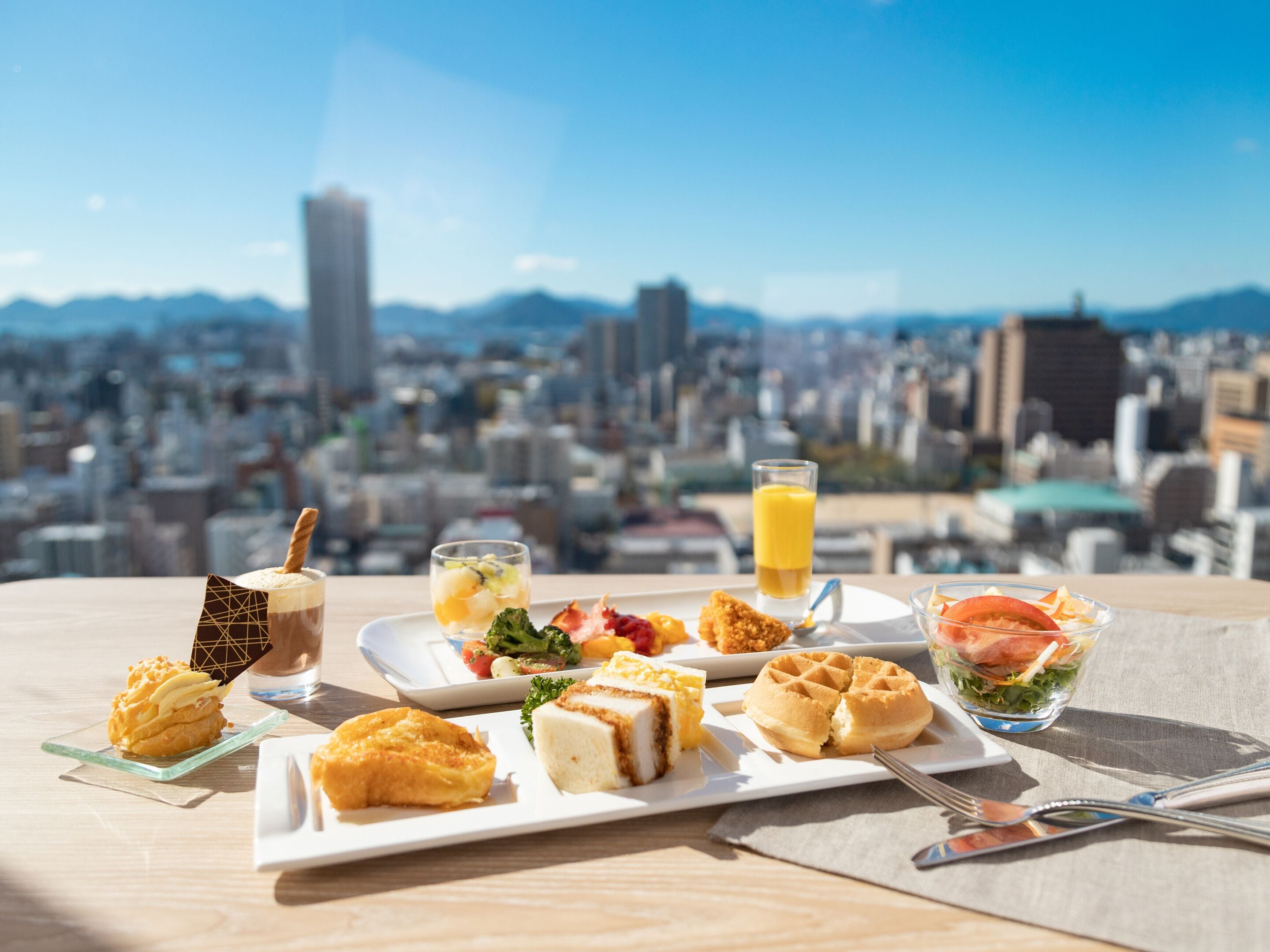daily buffet breakfast (jpy 2200 per person)