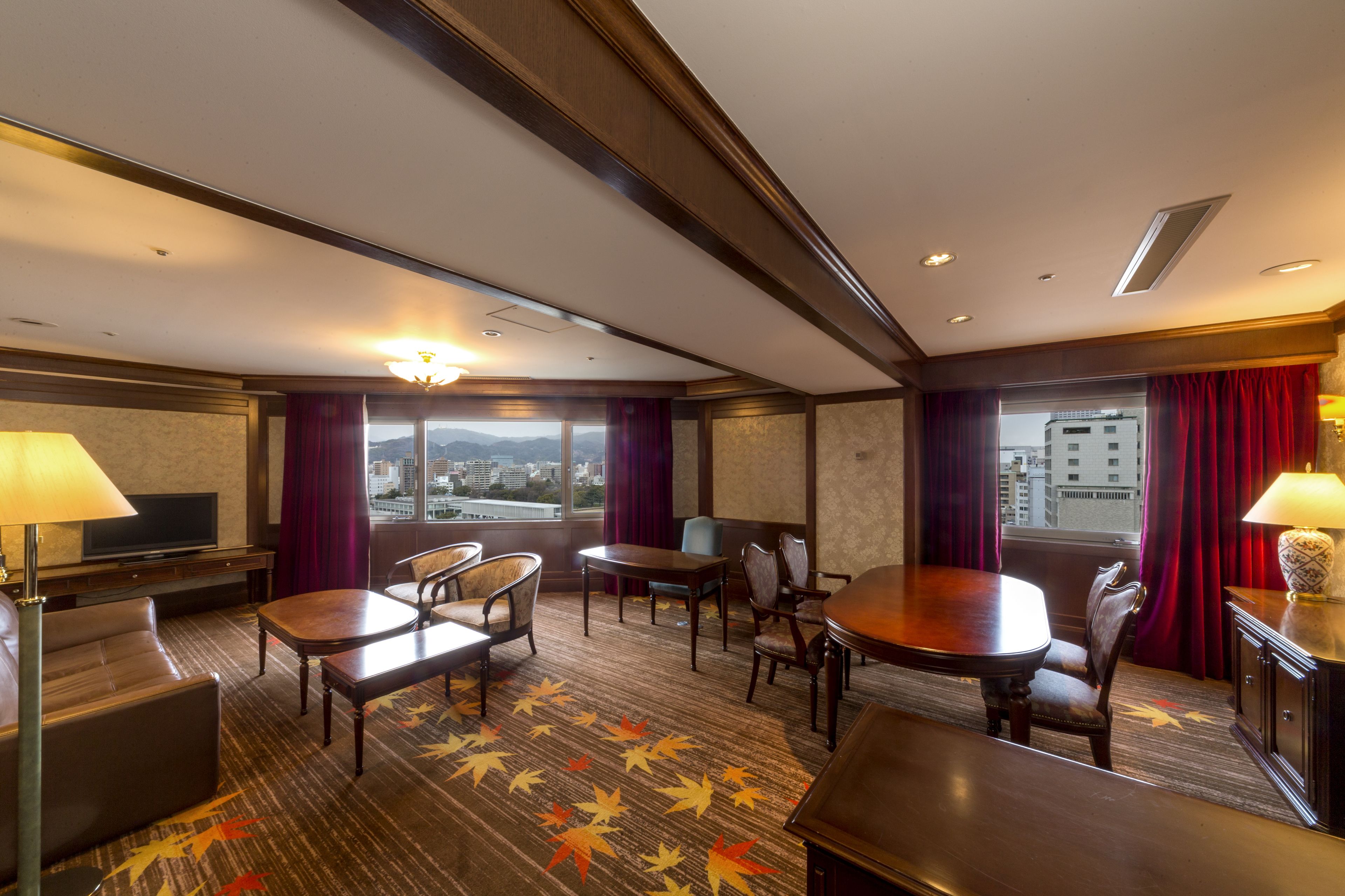 suite, non smoking | living room | flat-screen tv, pay films