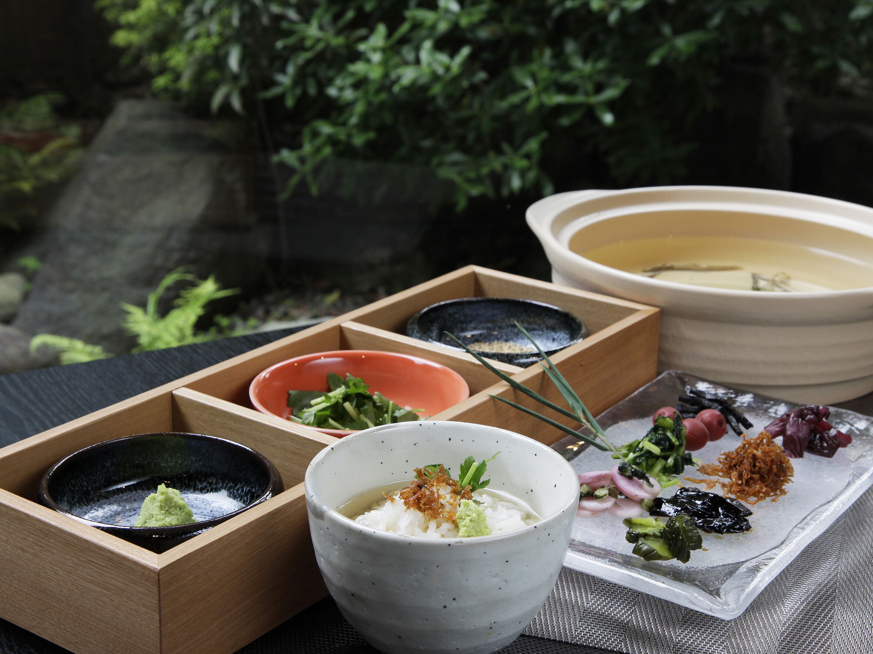 daily buffet breakfast (jpy 2200 per person)