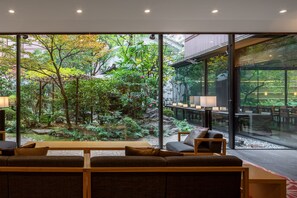 Lobby - Mitsui Garden Hotel Kyoto Sanjo (Kyoto)