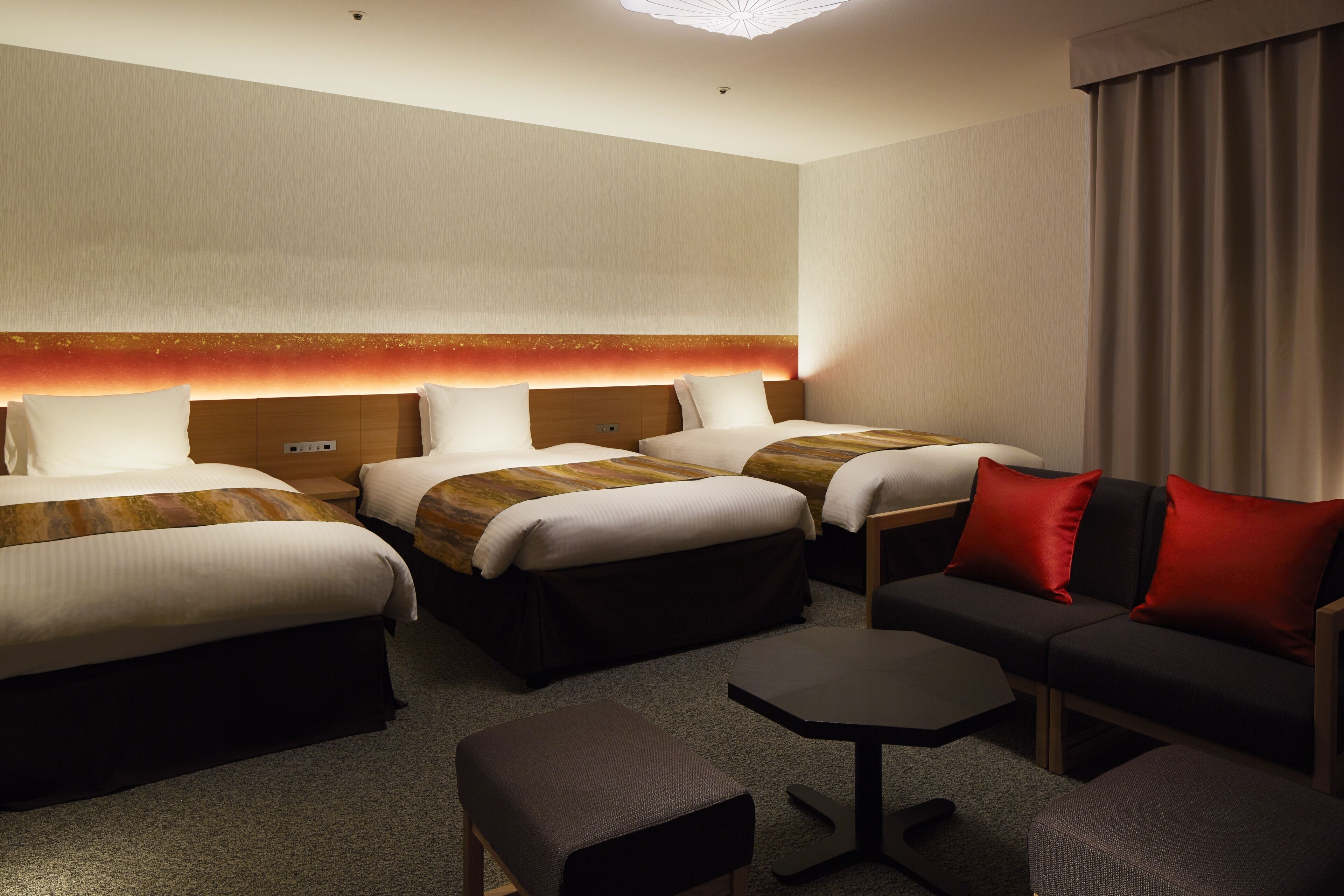 triple (4 beds), non smoking | in-room safe, individually furnished, desk, blackout curtains