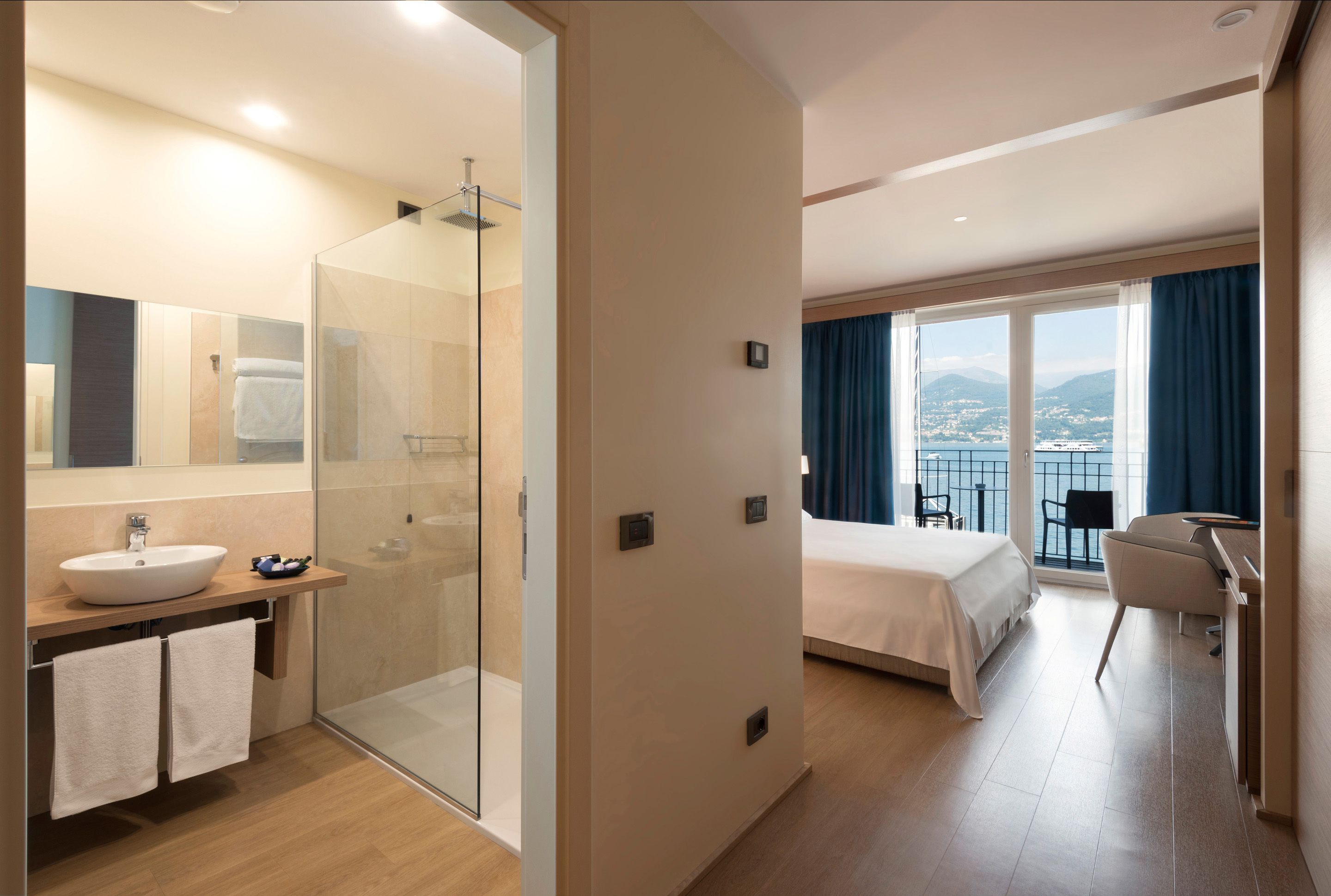 deluxe room, terrace, lake view | 1 bedroom, minibar, in-room safe, desk