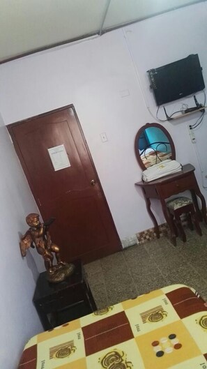 Standard Room, 1 Bedroom, Ensuite, Tower | Room amenity