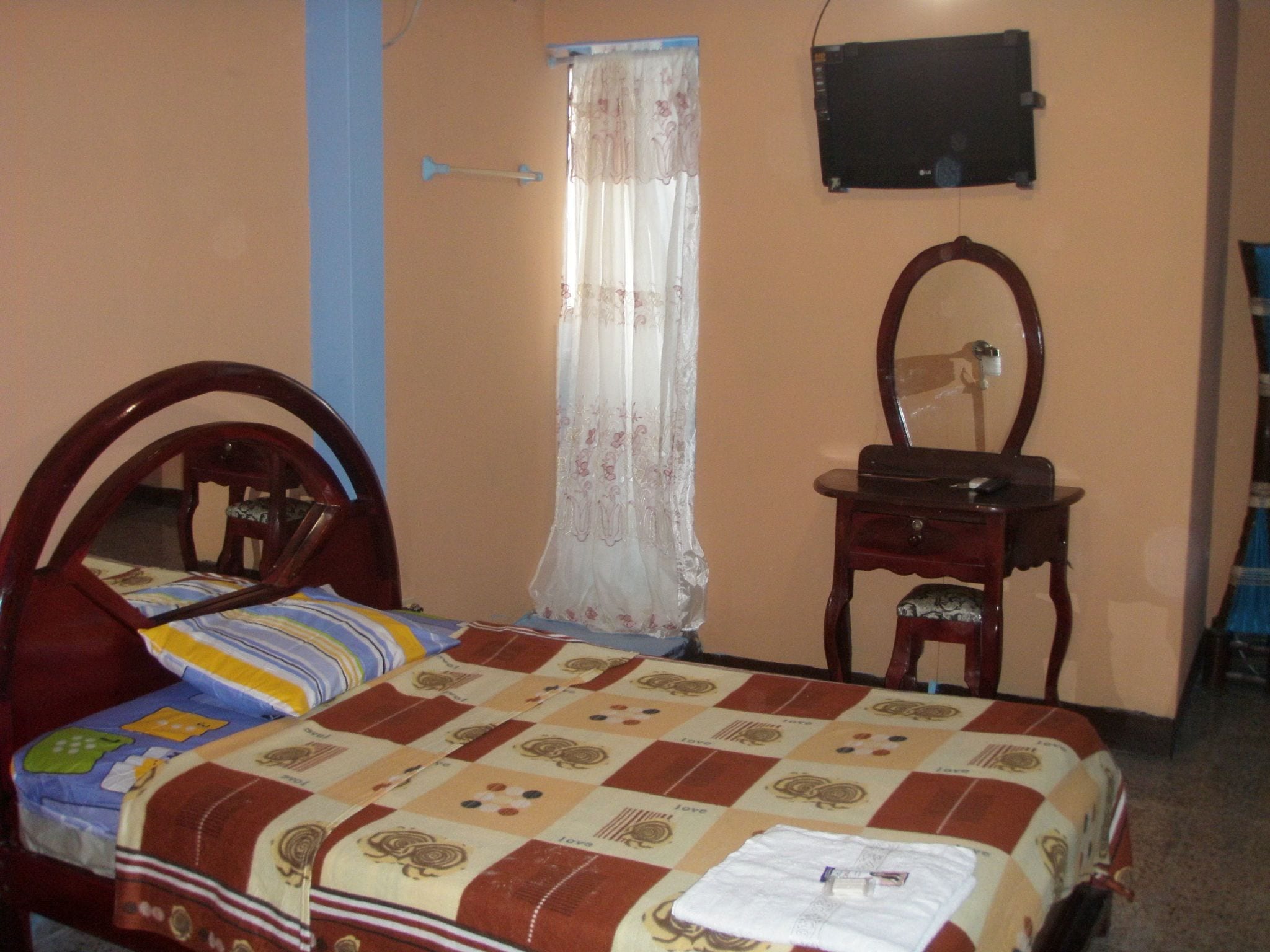 Didekorasi berbeda-beda, tempat tidur lipat/tambahan, dan Wi-Fi gratis