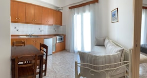 Flat-screen TV - Villa Ilios (Santorini)