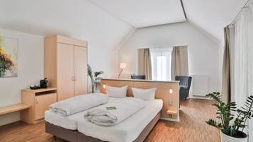 Exclusive-Suite, Terrasse, Seeblick | 1 Schlafzimmer, Allergikerbettwaren, Zimmersafe, Schreibtisch