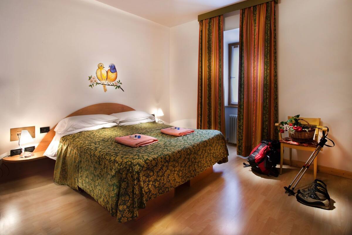 Standard Room | Minibar, in-room safe, desk, free WiFi